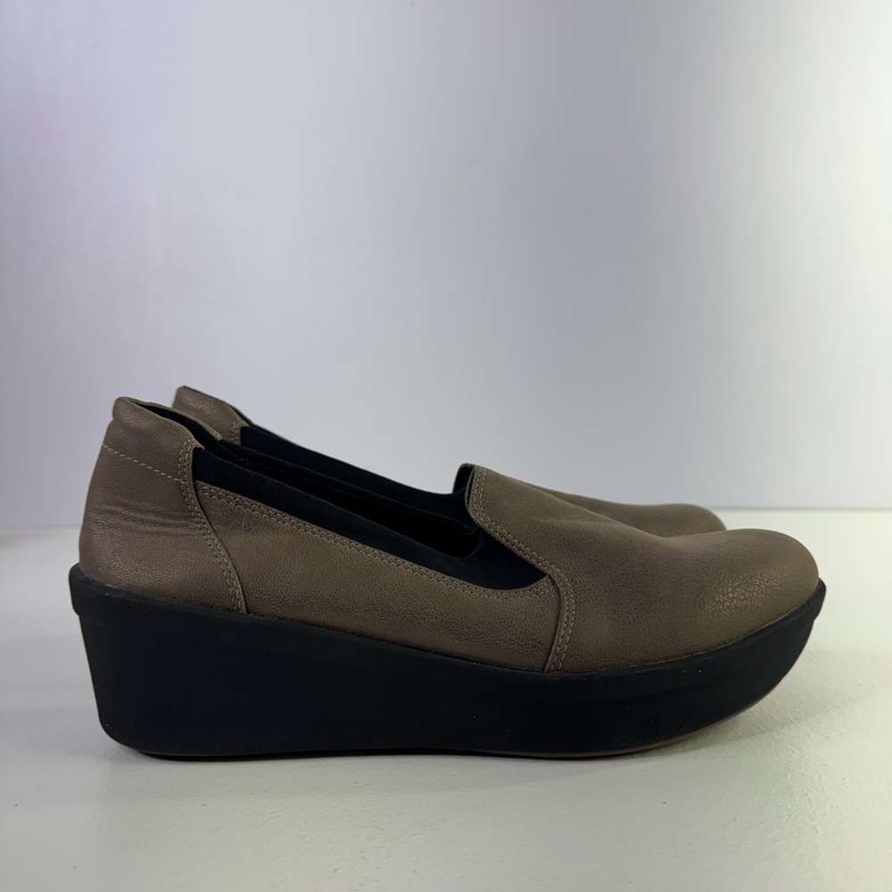 Clarks Cloudsteppers Step Rose Moon Slip-On Wedges women's size 10 M - Picture 2 of 9